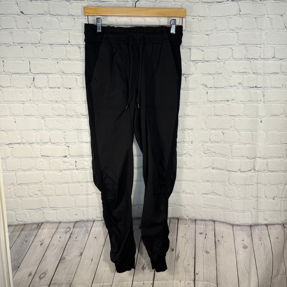 Lululemon Beyond the Studio Jogger Black Pinstripe Mesh Panel Size 6 LW5CSNS